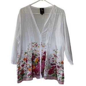 Priya white floral light weight button down blouse Size 10 -EUC Dainty boho